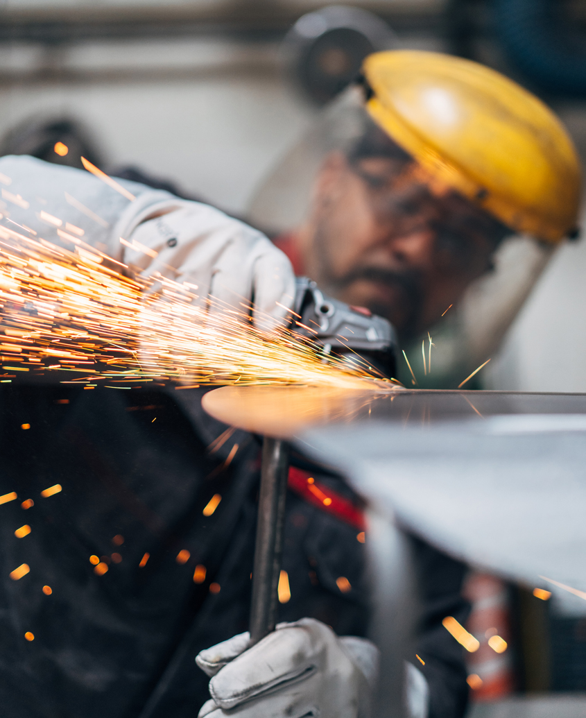 usine de mobilier en métal, fabriqué à la commande près de Lyon